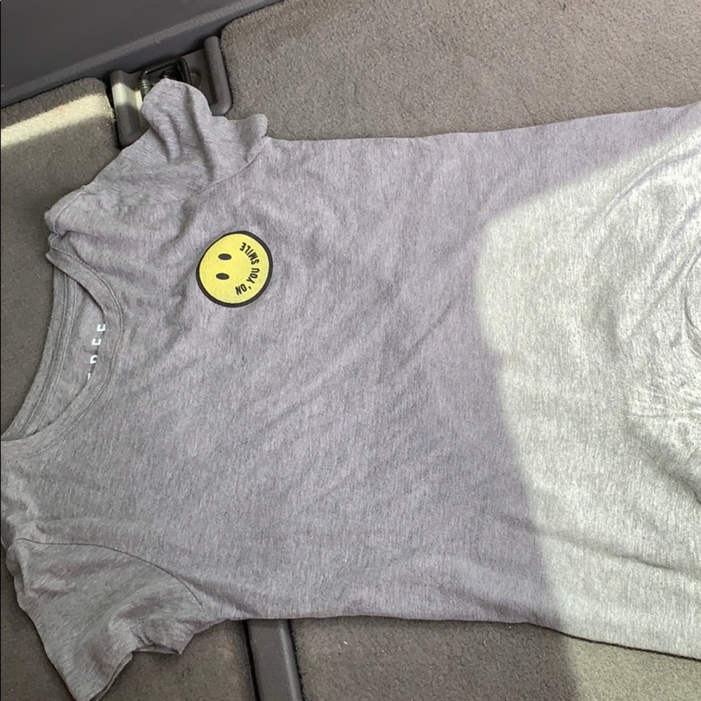 tee shirt